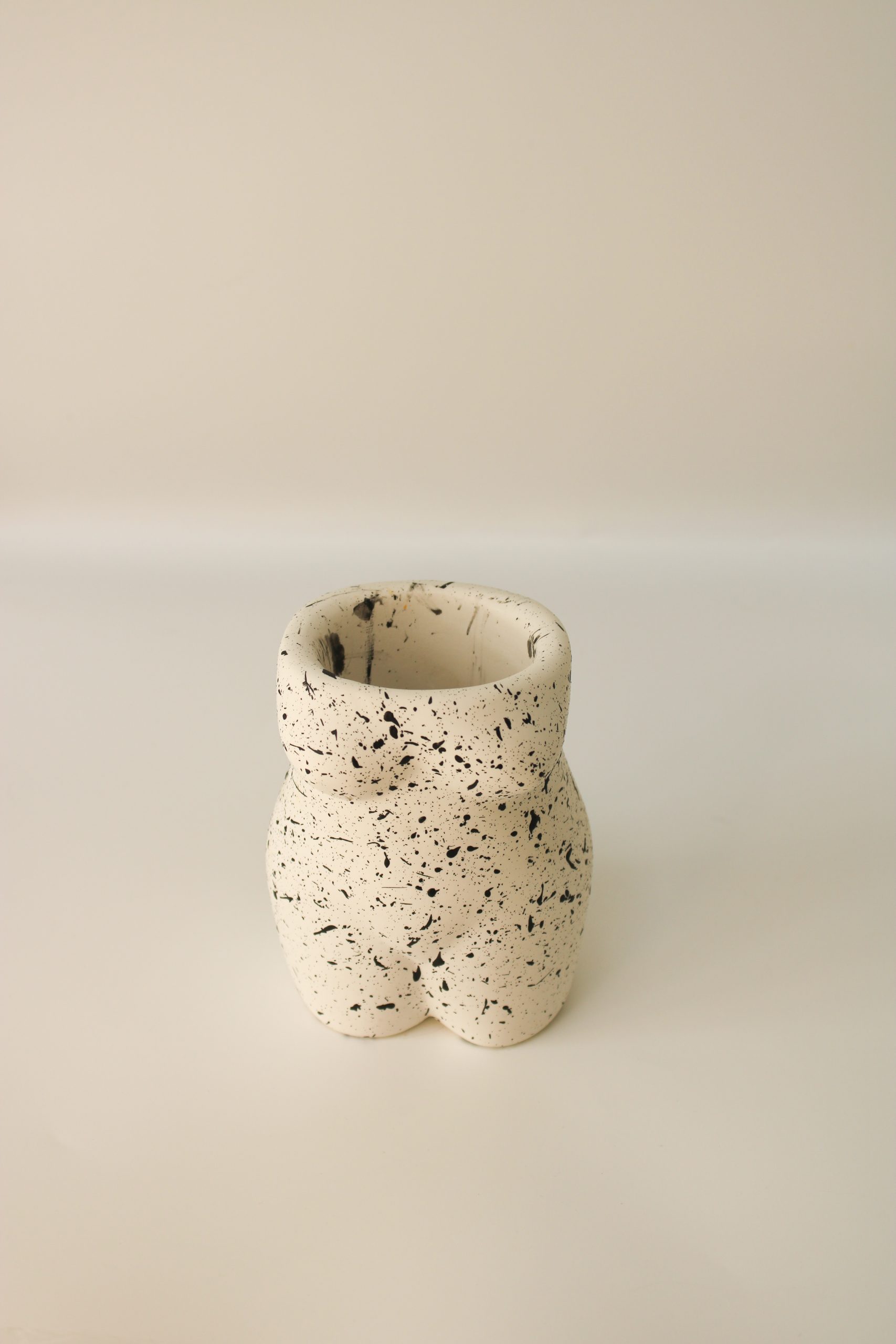 Iris - vase en forme de femme