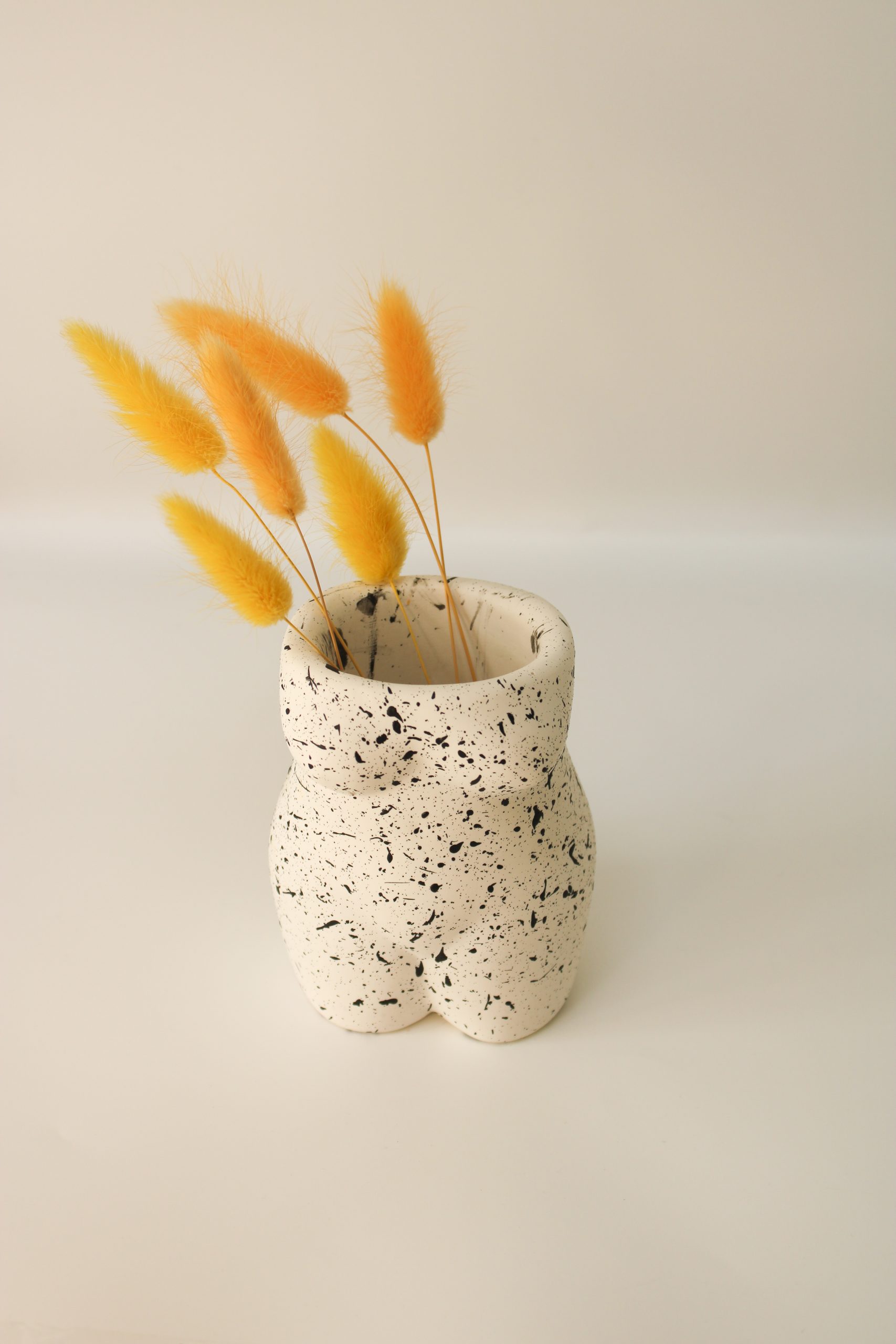 Iris - vase en forme de femme
